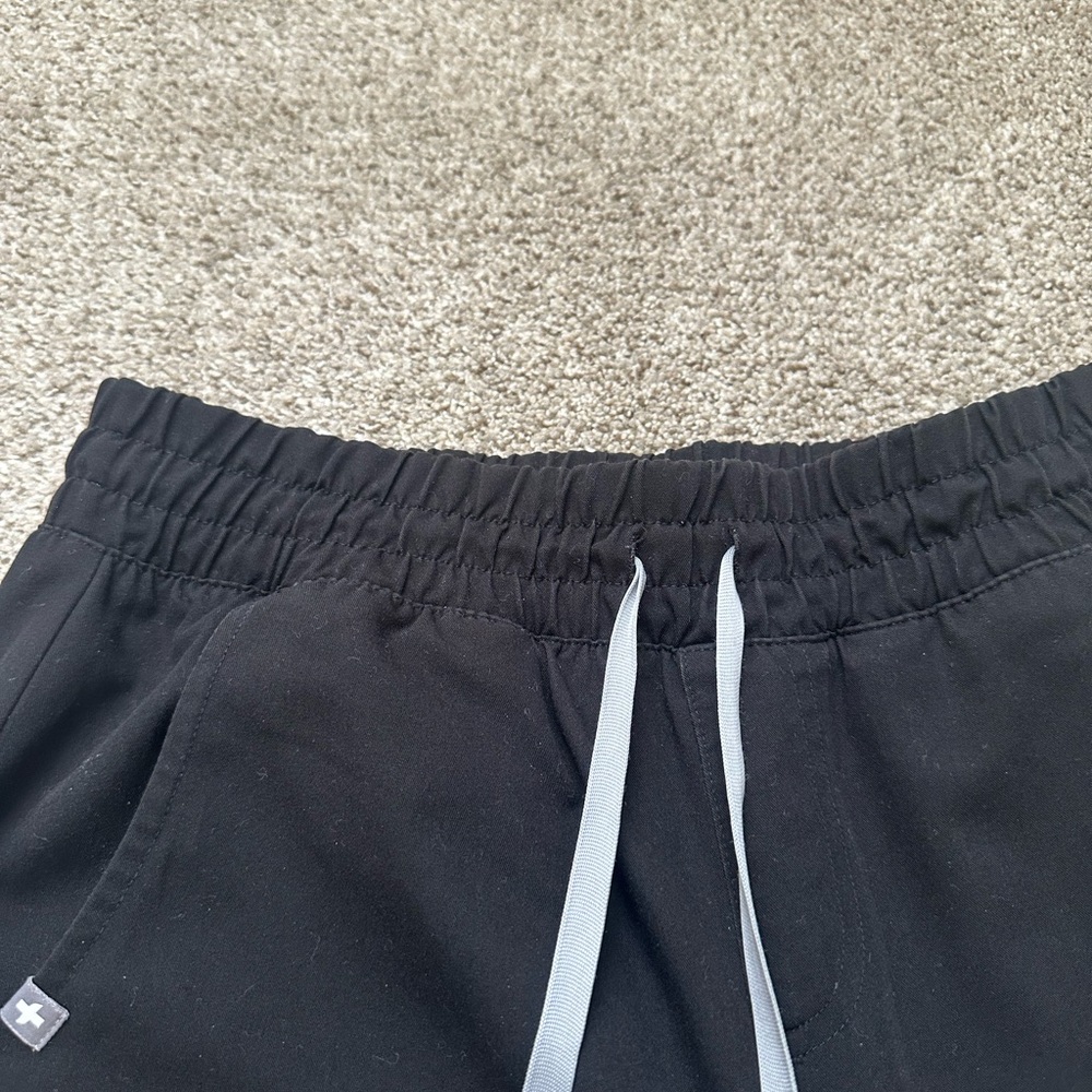 Figs Black Scrubs Set - Picture 5 of 5